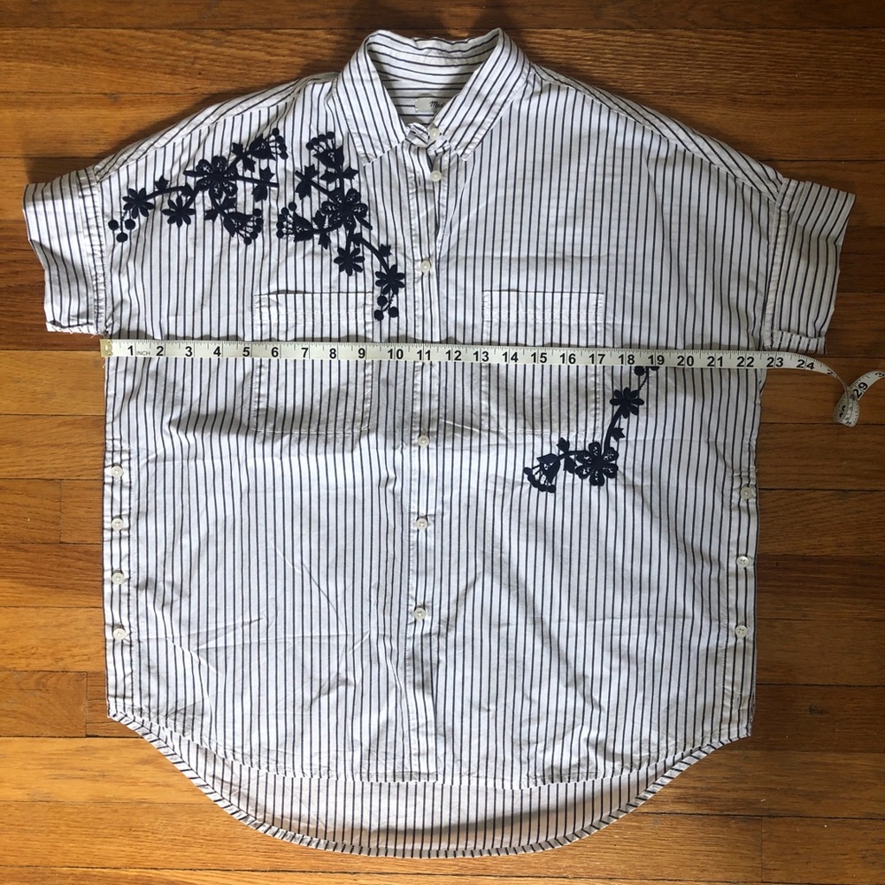 Madewell courier blue striped shirt with embroidered flowers XXS like new